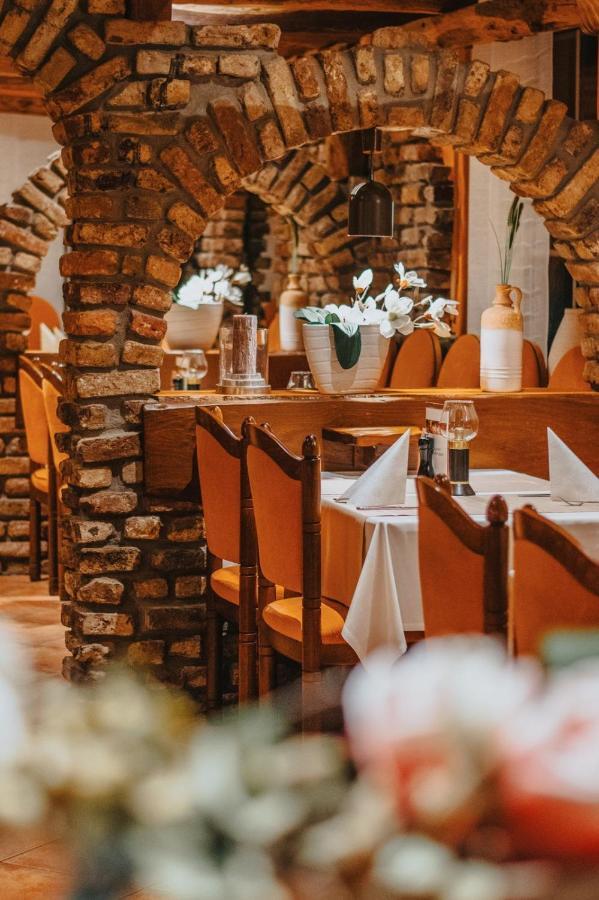 Hotel Restaurant Adria Stuben Bruehl Dış mekan fotoğraf